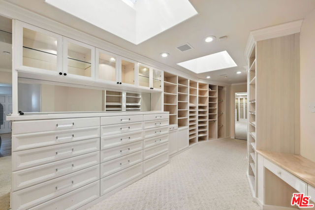 1675 Woods Drive, Los Angeles CA: https://media.crmls.org/mediaz/e4f033a4-29fb-433c-8fe8-b1e7a43289d6.jpg
