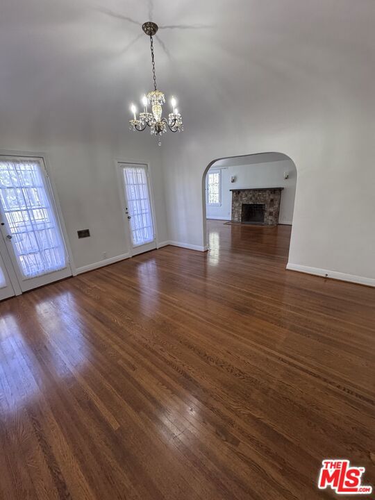 621 S Highland Avenue, Los Angeles CA: https://media.crmls.org/mediaz/e4f09b28-fcef-48ae-a0da-4e7c40beea46.jpg