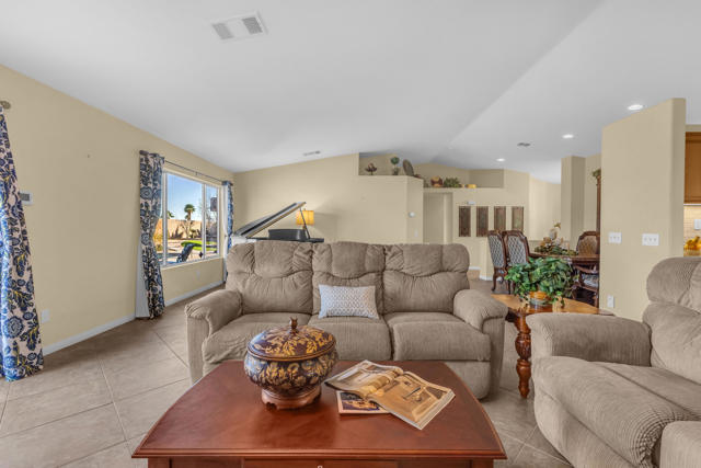 83480 Firecliff Court Court, Indio CA: https://media.crmls.org/mediaz/e4f09e09-c768-4849-a484-6db5fea2e8e7.jpg