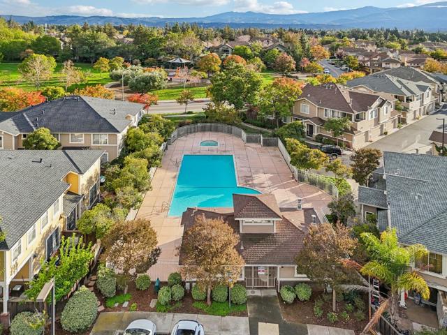 337 Ballymore Circle, San Jose CA: https://media.crmls.org/mediaz/e4f0bfdc-5c9f-4638-9789-340e08a2ee7d.jpg