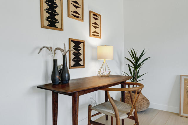 1373 E Madero Circle, Palm Springs CA: https://media.crmls.org/mediaz/e4f10741-43eb-4627-a83f-7a56e6376b4e.jpg