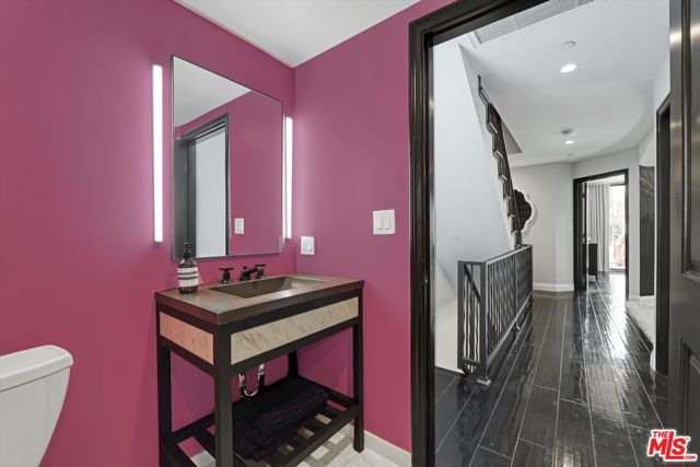 500 N Orlando Avenue, West Hollywood CA: https://media.crmls.org/mediaz/e4f1a0d1-f26b-4dee-b94d-5d10b4a9c814.jpg
