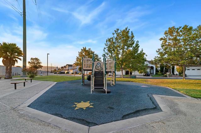 70 Meadowland Drive, Milpitas CA: https://media.crmls.org/mediaz/e4f1e752-743e-40e8-82b5-08d9f5bd3cf5.jpg