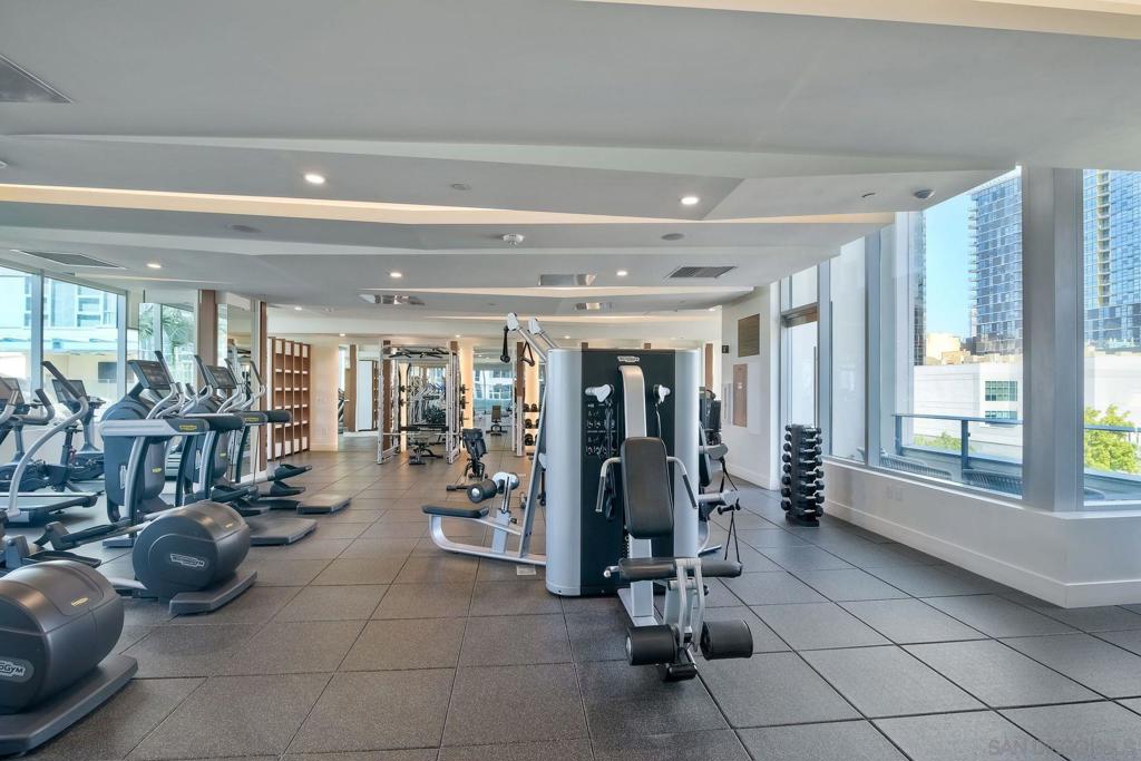 MLS #250036527SD img 45