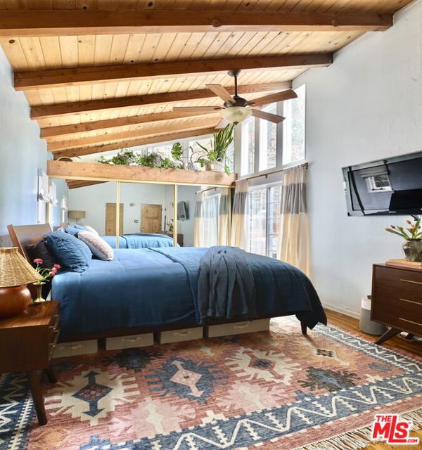 8460 Kirkwood Drive, Los Angeles CA: https://media.crmls.org/mediaz/e4f299cd-40db-41d7-a104-371e4ce0a232.jpg