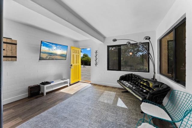 9586 Alto Dr, La Mesa CA: https://media.crmls.org/mediaz/e4f31d3d-4149-46fc-ad28-c71660a2dc2d.jpg