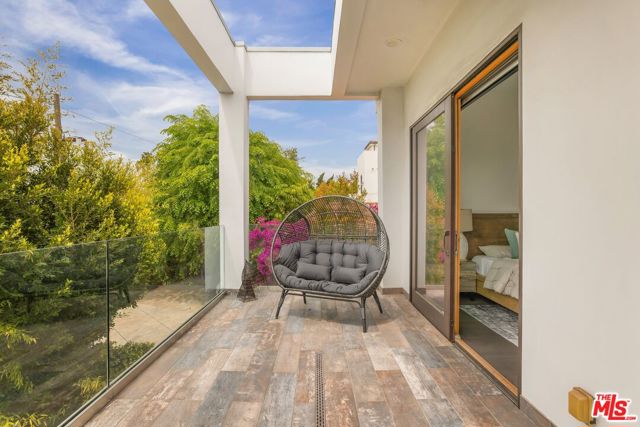 12443 W Sunset Boulevard, Los Angeles CA: https://media.crmls.org/mediaz/e4f50328-7600-494b-946a-b53d88dbd9b9.jpg