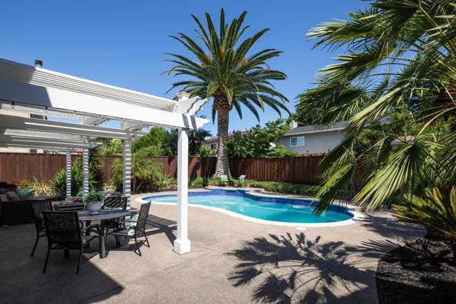 1417 Briarberry Lane, Gilroy CA: https://media.crmls.org/mediaz/e4f510ef-a4bd-4c2e-9766-b5b42921b09e.jpg