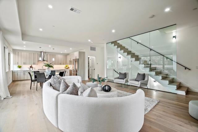 924 Woodside Road, Redwood City CA: https://media.crmls.org/mediaz/e4f5f67b-ebfa-4424-bbba-584e42e30cd4.jpg