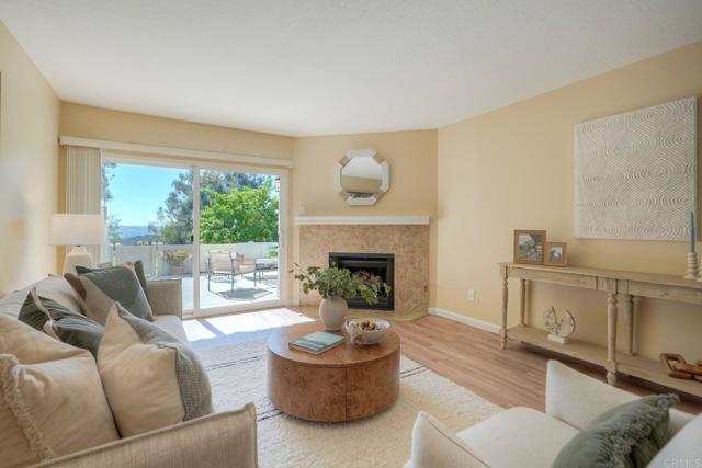 220 S Shorehang Lane, Encinitas CA: https://media.crmls.org/mediaz/e4f63ba6-8b84-4463-8983-d1b1f8e59db1.jpg