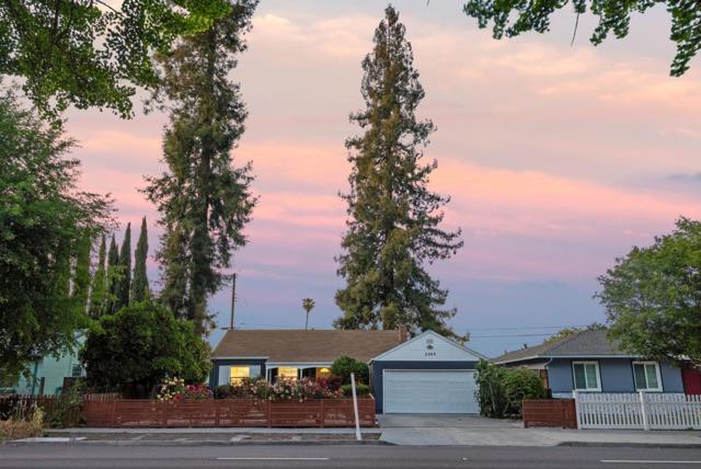 2289 Newhall Street, Santa Clara CA: https://media.crmls.org/mediaz/e4f6b272-c214-4863-a2ad-738ab4442195.jpg