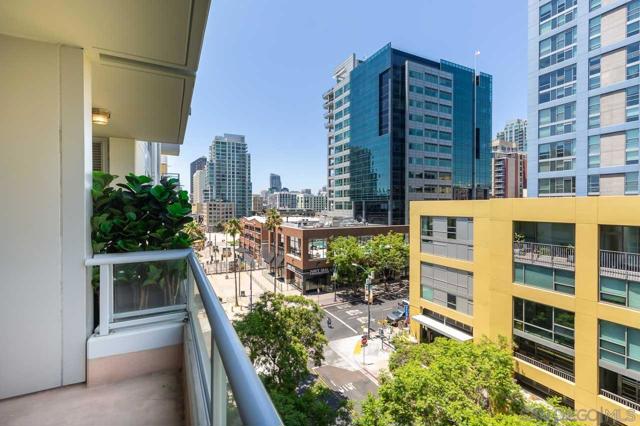253 10Th Ave, San Diego CA: https://media.crmls.org/mediaz/e4f6f280-0395-4bec-843d-9e4754d5164f.jpg