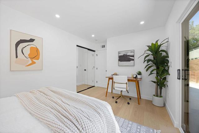 132 Lakeshore Drive, San Mateo CA: https://media.crmls.org/mediaz/e4f6f341-77ea-4849-b273-1f96fa1e0e2b.jpg