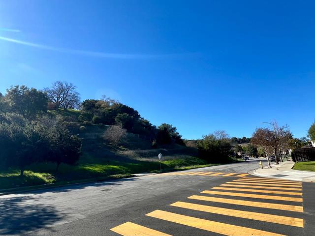 796 Colleen Dr, Parcel 2, Lot 47, San Jose CA: https://media.crmls.org/mediaz/e4f6fce4-004a-48ae-95d3-ae302f19c35c.jpg
