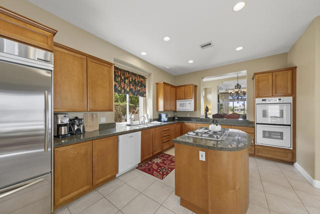 107 Via Bella, Rancho Mirage CA: https://media.crmls.org/mediaz/e4f728a3-e2c6-49d1-88b5-291151fab680.jpg