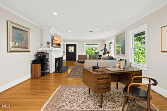 1967 La France Avenue, South Pasadena CA: https://media.crmls.org/mediaz/e4f752e8-2137-43c9-bf18-5fe073102f27.jpg