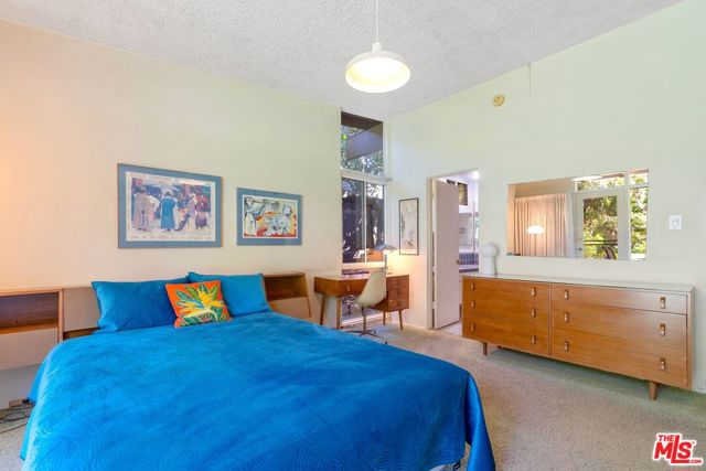 7545 Kimdale Lane, Los Angeles CA: https://media.crmls.org/mediaz/e4f7a227-6a31-4baf-a944-c9e4ae822b84.jpg