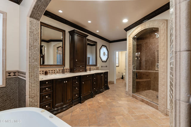 551 Rustic Hills Drive, Simi Valley CA: https://media.crmls.org/mediaz/e4f7d30f-1ff4-4f76-bd8e-97e167fe8627.jpg