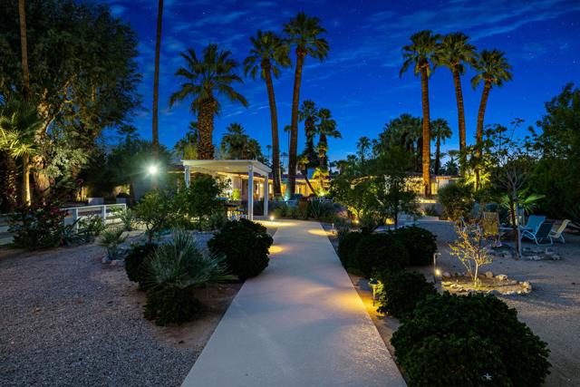 365 Camino Norte, Palm Springs CA: https://media.crmls.org/mediaz/e4f84095-7f52-401d-a74f-2eed357a5f84.jpg