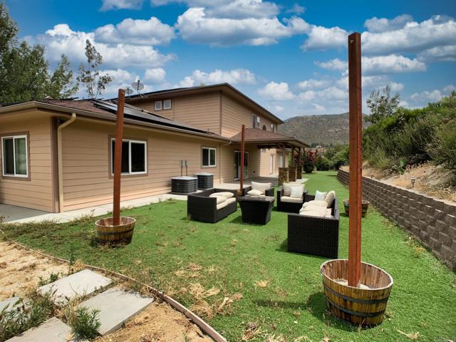 6433 Dehesa Road, El Cajon CA: https://media.crmls.org/mediaz/e4f92aac-0efe-41bf-a33b-fded6e931aea.jpg