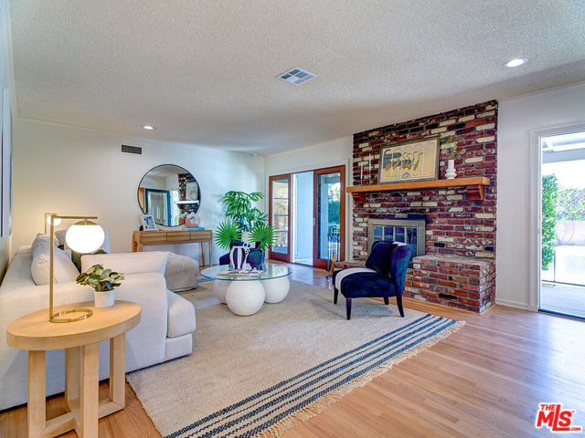 10437 Mclennan Avenue photo 4