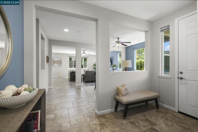 190 Pasilla Ct, Morgan Hill CA: https://media.crmls.org/mediaz/e4fa402c-78c2-40b4-9a56-5dd769ca285b.jpg