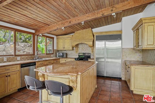 Drew Fenton | 800 Bramble Way Los Angeles CA | MLS: 7446523 Drew Fenton | 800 Bramble Way Los Angeles CA | MLS: 7446523
