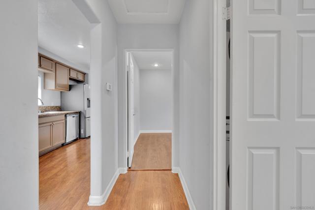 5170 Randlett Dr, La Mesa CA: https://media.crmls.org/mediaz/e4faa080-d770-4a26-a821-0a4ed749c121.jpg