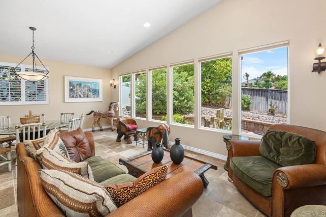 Detail Gallery Image 15 of 41 For 1034 via Reata, Vista,  CA 92081 - 3 Beds | 2 Baths