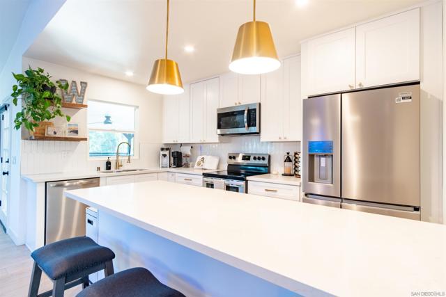 11534 Manzanita Rd, Lakeside CA: https://media.crmls.org/mediaz/e4fc171e-f189-40ee-bc62-2941165f2b4b.jpg