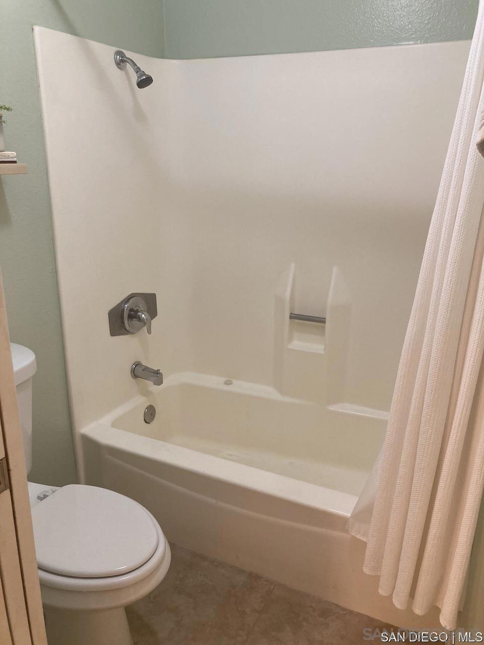 https://media.crmls.org/mediaz/e4fcad53-c1e1-4bc0-bcdc-047cae81ddb1.jpg?preset=X-Large