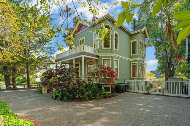 311313 Ocean View Avenue, Santa Cruz CA: https://media.crmls.org/mediaz/e4fcc223-74b2-43da-baf2-ec09c29b5230.jpg