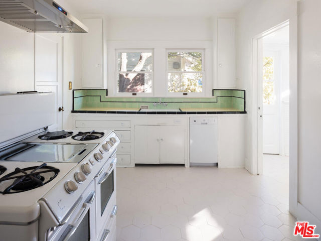 412 West Windsor Road photo 11