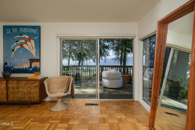 5445 La Crescenta Avenue, La Crescenta CA: https://media.crmls.org/mediaz/e4fe5768-b2c4-4747-b372-808a3016577f.jpg