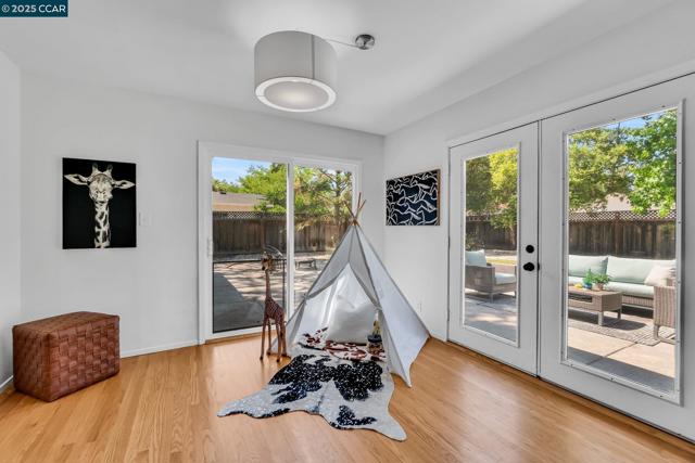 57 Jemco Ct, Pleasant Hill CA: https://media.crmls.org/mediaz/e500883a-0014-47a2-b6db-00e38e3077f6.jpg