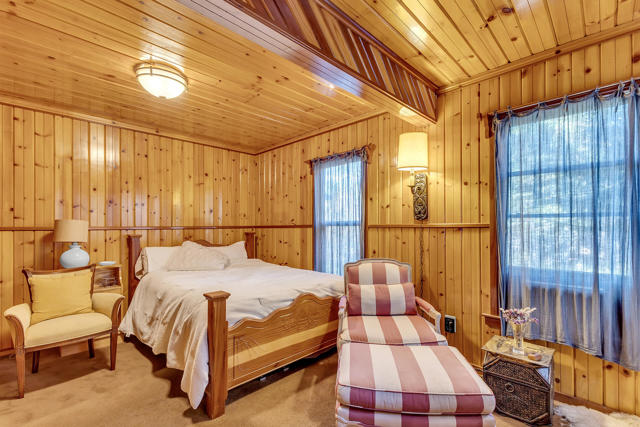 54865 Strong Dr, Idyllwild CA: https://media.crmls.org/mediaz/e500c07f-6877-4218-8053-e40f2a1c7b46.jpg