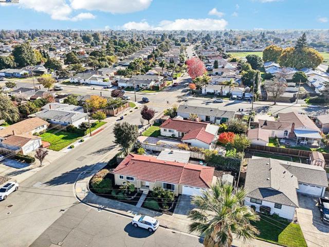35593 Cleremont Dr, Newark CA: https://media.crmls.org/mediaz/e500f379-ef62-4e22-9fa4-c3ff486545b3.jpg