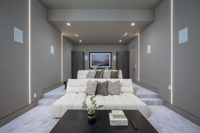1027 Waverley Street, Palo Alto CA: https://media.crmls.org/mediaz/e5015e57-3d0c-472e-bea1-6084c69bdefe.jpg