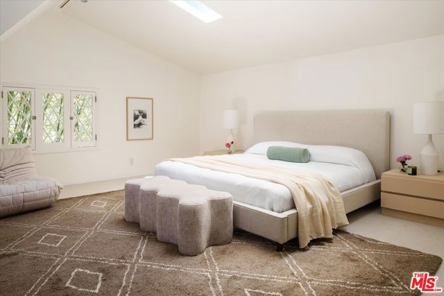 322 Lorraine Boulevard, Los Angeles CA: https://media.crmls.org/mediaz/e501bb18-0b4b-41e2-8a2d-1ebaa91646e0.jpg