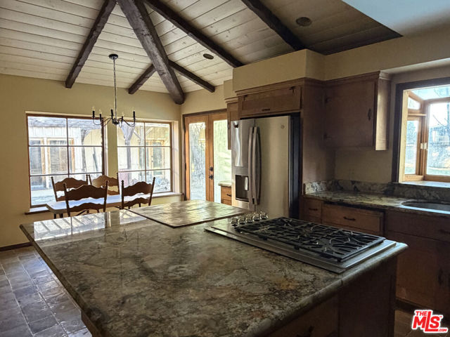 5952 Lubao Avenue, Woodland Hills CA: https://media.crmls.org/mediaz/e5022603-eedf-454e-b7d9-fdb336e97d8a.jpg