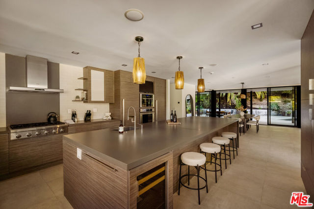 9991 Liebe Drive, Beverly Hills CA: https://media.crmls.org/mediaz/e5024281-47a7-45c4-8f54-348843aa48d5.jpg