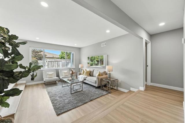 387 Menhaden Court, Foster City CA: https://media.crmls.org/mediaz/e502a6d4-3901-4b0c-9dcf-2428f0fba187.jpg