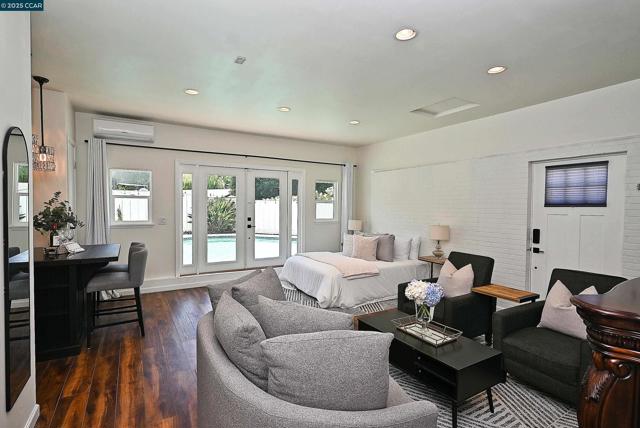 1250 Saint Louis Drive, Concord CA: https://media.crmls.org/mediaz/e5038004-0950-4053-8ca0-edcd993305ae.jpg