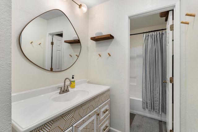 Detail Gallery Image 13 of 30 For 7980 Mission Center Ct. #F,  San Diego,  CA 92108 - 1 Beds | 1 Baths