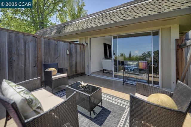2101 PTARMIGAN DR, Walnut Creek CA: https://media.crmls.org/mediaz/e504483d-89c3-43b1-accf-bef4337dddbb.jpg