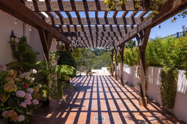 5 Fairway Court, Seaside CA: https://media.crmls.org/mediaz/e504888a-ee47-4f7d-9b6c-494a84e373da.jpg