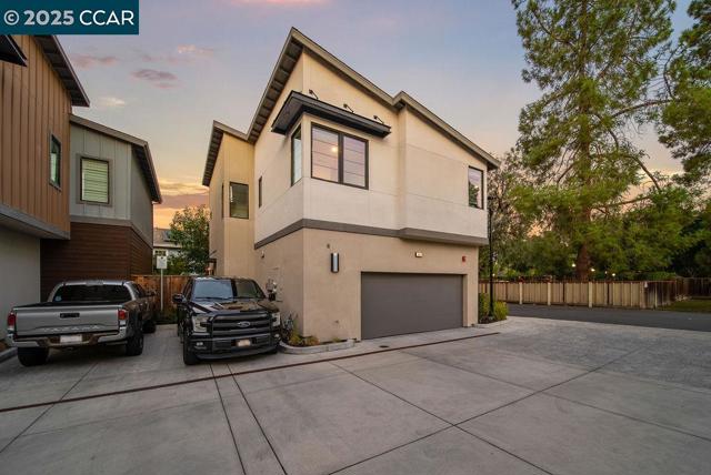 44 Analisa Ln, Walnut Creek CA: https://media.crmls.org/mediaz/e5048a85-a1d8-4462-880b-66a7e6a219b1.jpg