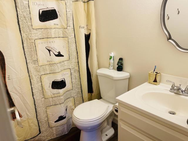 72725 Jack Kramer Lane, Palm Desert CA: https://media.crmls.org/mediaz/e505094c-1d93-431e-ba07-c1ebf78965fa.jpg