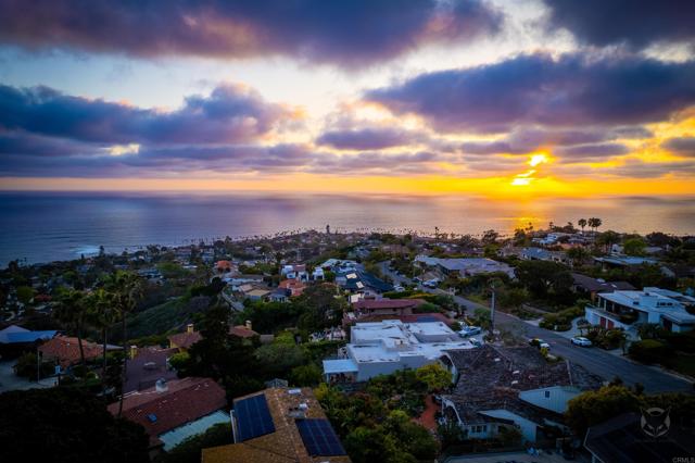 6130 Terryhill Drive, La Jolla CA: https://media.crmls.org/mediaz/e505482c-b247-459f-821b-b44879bda73b.jpg