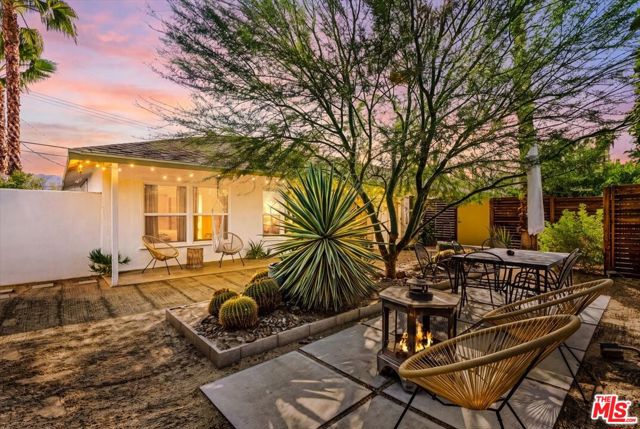 3963 E Calle San Antonio, Palm Springs, CA 92264